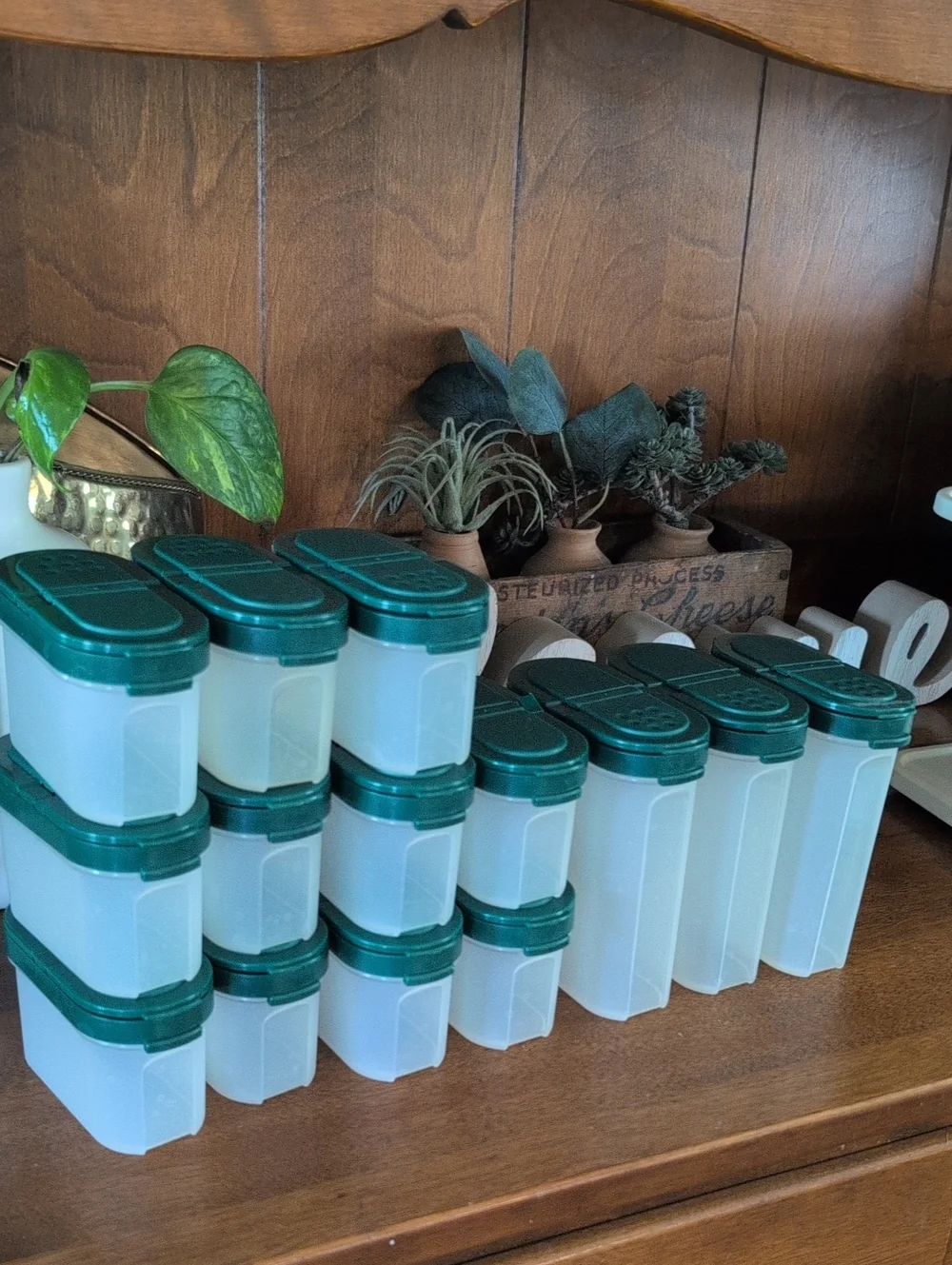 Tupperware Modular Mates Spice Carousel with 14  Shakers